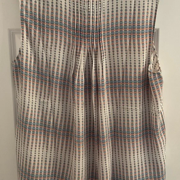 NYDJ Sleeveless Pintuck Blouse - NWT - Size 2X - Azure Oracle - Picture 9 of 9